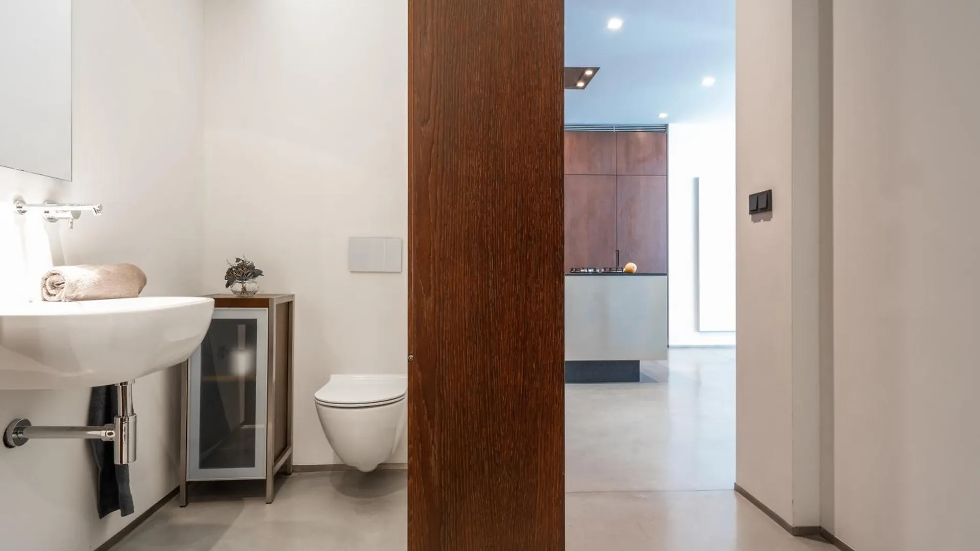 Апартаменты The Grand Krocinova Loft - Golden Bond Retreat Прага Чехия