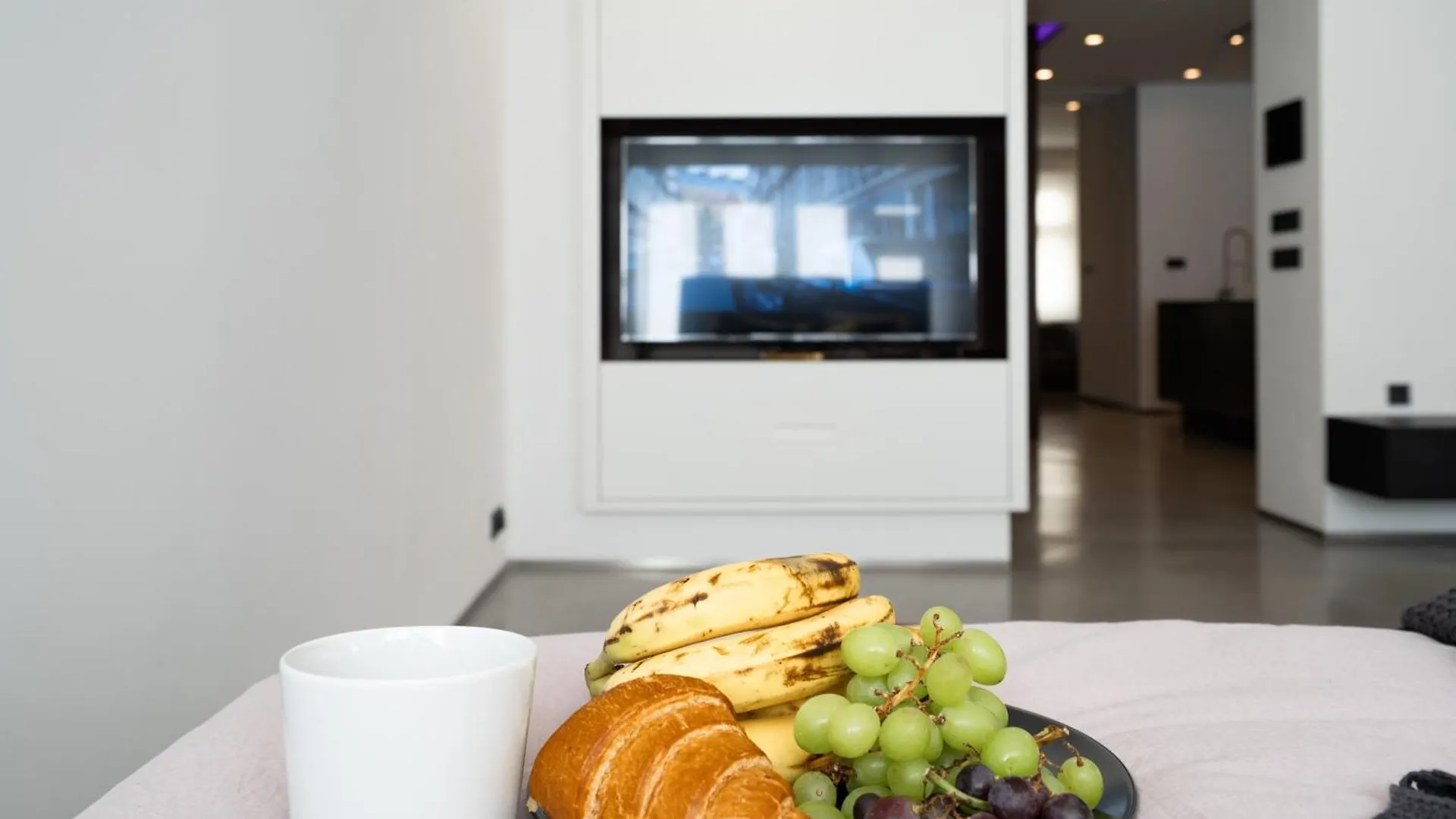 The Grand Krocinova Loft - Golden Bond Retreat Prague